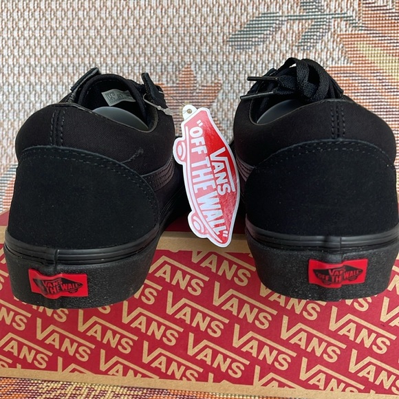 Vans Men’s Old Skool
(Flame Wall) Black/Black
VN0A38G1Q8Q
Sneakers - Picture 16 of 16